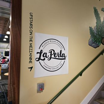 Castro Valley Marketplace - New Food Options - Public Markets Near Me - Castro Valley, California