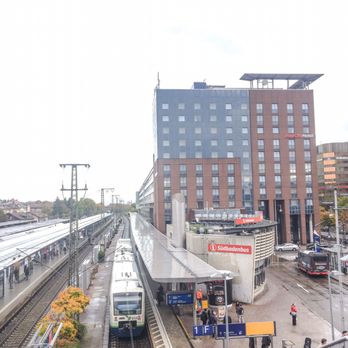 Freiburg Breisgau Hauptbahnhof - the station and platform 1 plus adjacent hotel Intercity, october 2016 - Train Stations Near Me - Freiburg, BW