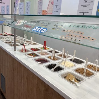16 Handles - Ice Cream & Frozen Yogurt Near Me - New York, New York 16 Handles - Ice Cream & Frozen Yogurt Near Me - New York, New York