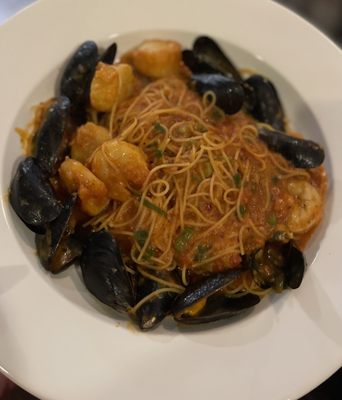 Off the Hook Bar and Grill by null