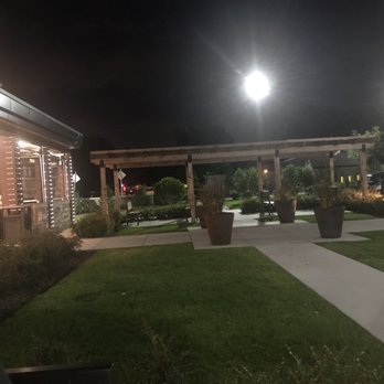 RaceTrac - Clean, outdoor sitting area - Gas Stations Near Me - North Richland Hills, Texas