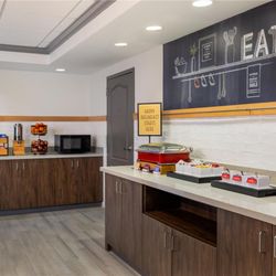 Hampton Inn & Suites Lincoln - Northeast I-80 - Breakfast Area