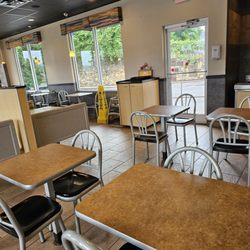 Burger King - This place is always so clean and organized.