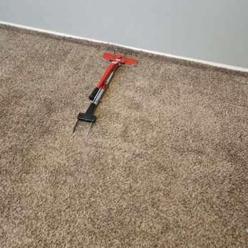 Carpet Doctor - Carpet Power Stretcher in Action - Carpeting Near Me - Sparks, Nevada Carpet Doctor - Carpet Power Stretcher in Action - Carpeting Near Me - Sparks, Nevada