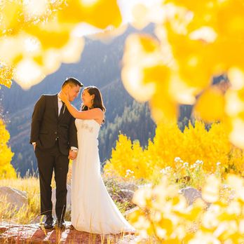 Vinh Nguyen Photography - Engagement Photos by Vinh Nguyen in Aspen, Colorado [Maroon Bells] - fall leaves! - Event Photography Near Me