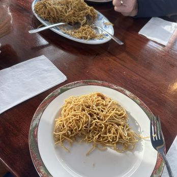 Maple Palace Chinese Restaurant - Chow mein - Chinese Near Me - Sidney, British Columbia