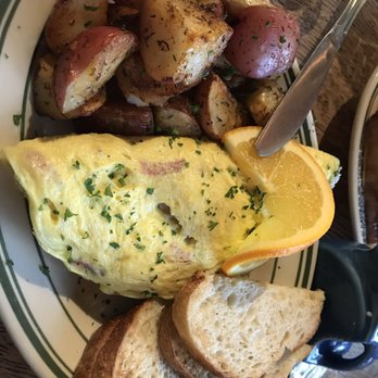 La Note - Some kind of omelette with sourdough toast. - French Near Me - Berkeley, California