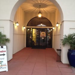 Crest Bar & Grill - Entrance