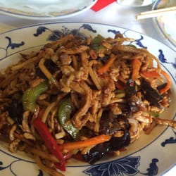 Kaiser-Palast China Restaurant - 鱼香肉丝。炒得老了