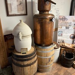 8 Shires Coloniale Distillery - Old stills