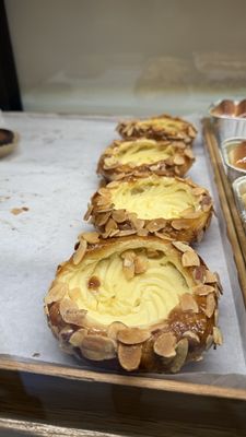 Paris Baguette by null