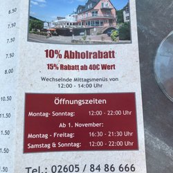 Bella Vista - Sehr nette und freundliche Bedienung. Super Eis und auch das warme Essen ist lecker. Toll!
