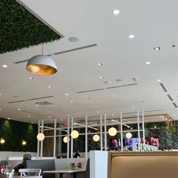 Honey Berry - the interior of the restaurant - Pancakes Near Me - Hoffman Estates, Illinois