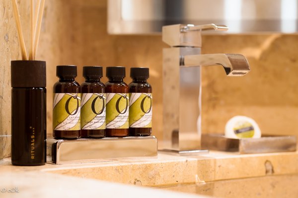 B Montmartre Hôtel by null