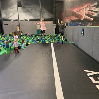 Sky Zone Trampoline Park - Trampoline Parks Near Me - Chesapeake, Virginia