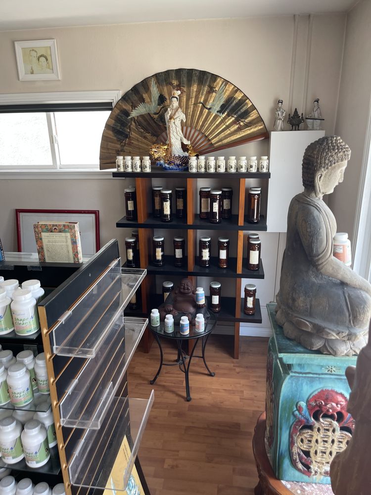 Herbal Regenesis Logo