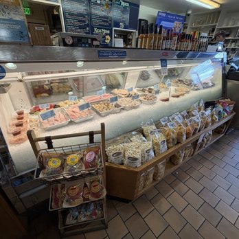 Fishetarian Fish Market - Seafood Near Me - Bodega Bay, California