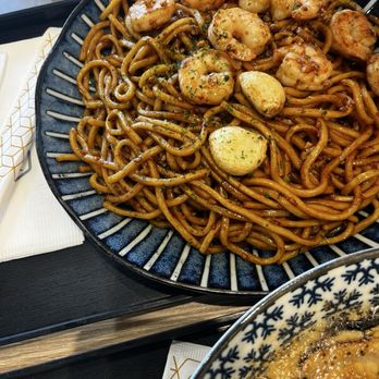 Junenov Tea - Garlic noodles with shrimp - Bubble Tea Near Me - Pleasanton, California