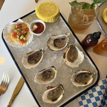 The Lonely Oyster - Oysters $5 each - Cocktail Bars Near Me - Los Angeles, California The Lonely Oyster - Oysters $5 each - Cocktail Bars Near Me - Los Angeles, California