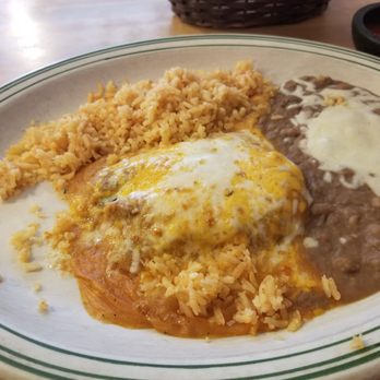 El Torero - Pic BEFORE I touched my plate. Chef has no passion. Sad. 3 inch (max) chili rellano. - Mexican Near Me - Jackson, California