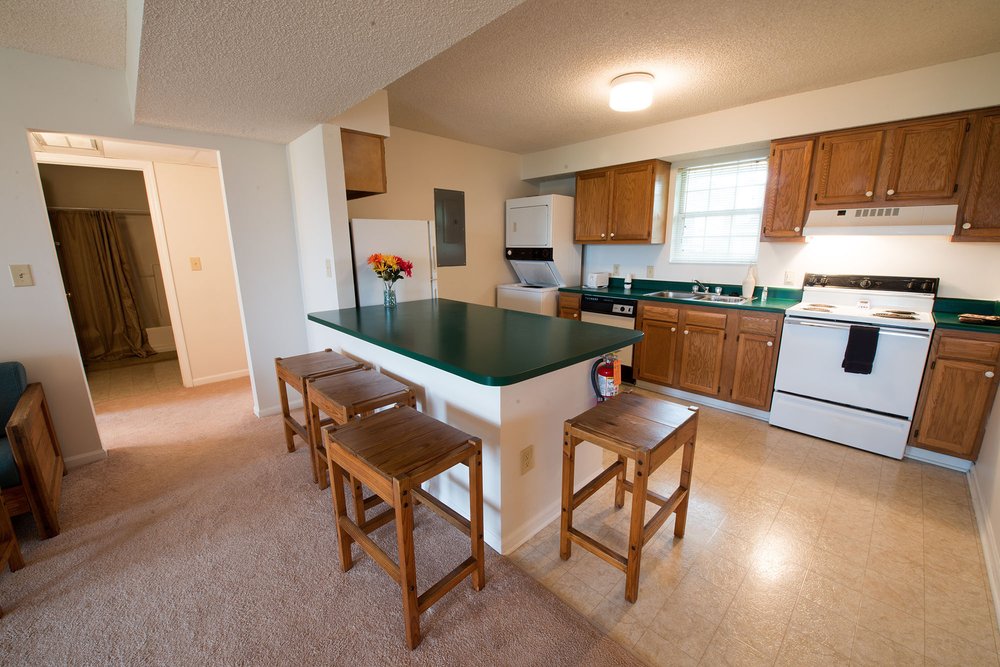 UNIVERSITY COMMONS Updated September 2024 12 Photos 15 S Shafer