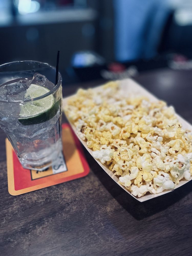 Joe & Stan's Pub & Grill