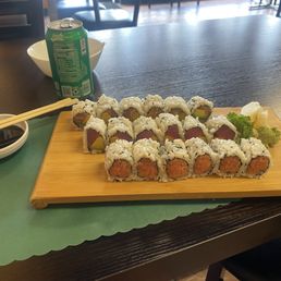 Spicy tuna roll , Tuna Avocado Roll, Salmon Avocado Roll Spicy tuna roll , Tuna Avocado Roll, Salmon Avocado Roll