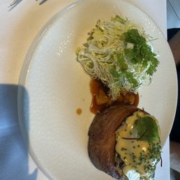 Duck Benedict 8/10