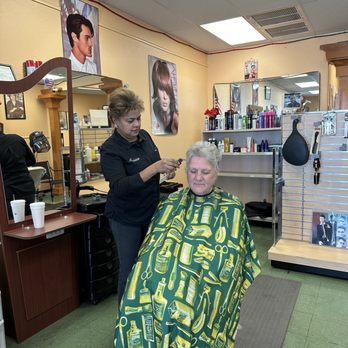 Studio 53 - Bill getting a haircut by Suzie. - Hair Salons Near Me - Lakeland, Florida Studio 53 - Bill getting a haircut by Suzie. - Hair Salons Near Me - Lakeland, Florida
