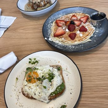 Dish Society - Avocado toast, strawberry pancake, chicken biscuits - Southern Near Me - Austin, Texas Dish Society - Avocado toast, strawberry pancake, chicken biscuits - Southern Near Me - Austin, Texas
