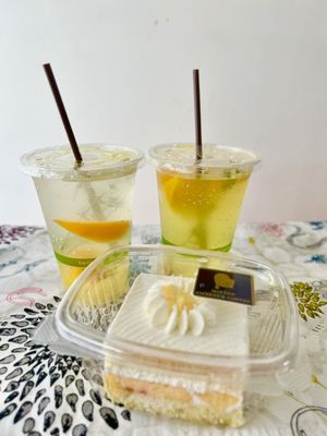 Mitten Sweets & Coffee by null