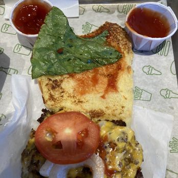 Shake Shack Willow Place - Burgers Near Me - Richmond, Virginia