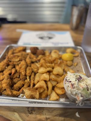 Salty Pearl Raw Bar and Steamer by null