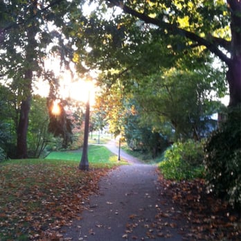 Kenilworth Park - It's a nice place for a short walk or to bring kids and dogs. - Parks Near Me - Portland, Oregon Kenilworth Park - It's a nice place for a short walk or to bring kids and dogs. - Parks Near Me - Portland, Oregon