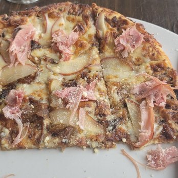 Wolf Mountain Vineyards - Fig pear and prosciutto Flatbread - Wineries Near Me - Dahlonega, Georgia Wolf Mountain Vineyards - Fig pear and prosciutto Flatbread - Wineries Near Me - Dahlonega, Georgia