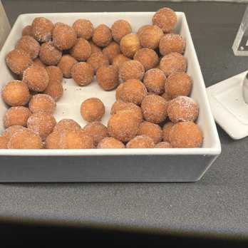 United Club - Donut holes - Airport Lounges Near Me - Dulles, Virginia United Club - Donut holes - Airport Lounges Near Me - Dulles, Virginia
