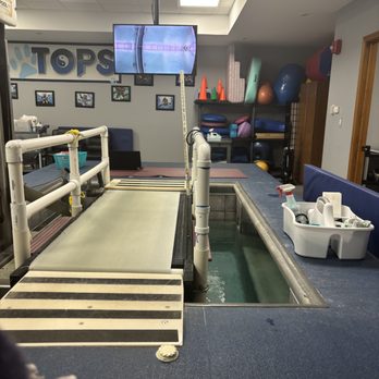 TOPS Veterinary Rehabilitation, A Thrive Pet Healthcare Partner - Veterinarians Near Me - Grayslake, Illinois TOPS Veterinary Rehabilitation, A Thrive Pet Healthcare Partner - Veterinarians Near Me - Grayslake, Illinois