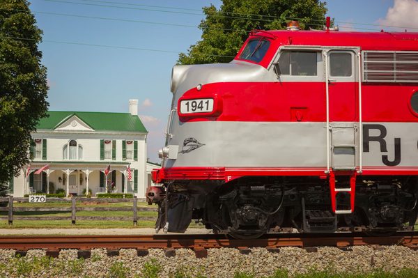 My Old Kentucky Dinner Train by null