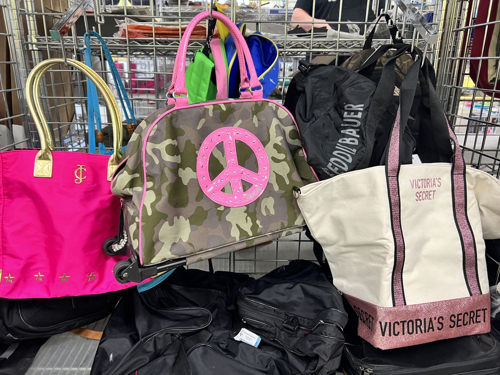 GOODWILL STORE Updated September 2024 2333 Cumberland Square Dr