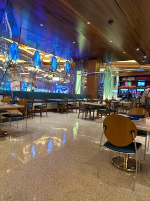 Tides Oyster Bar by null