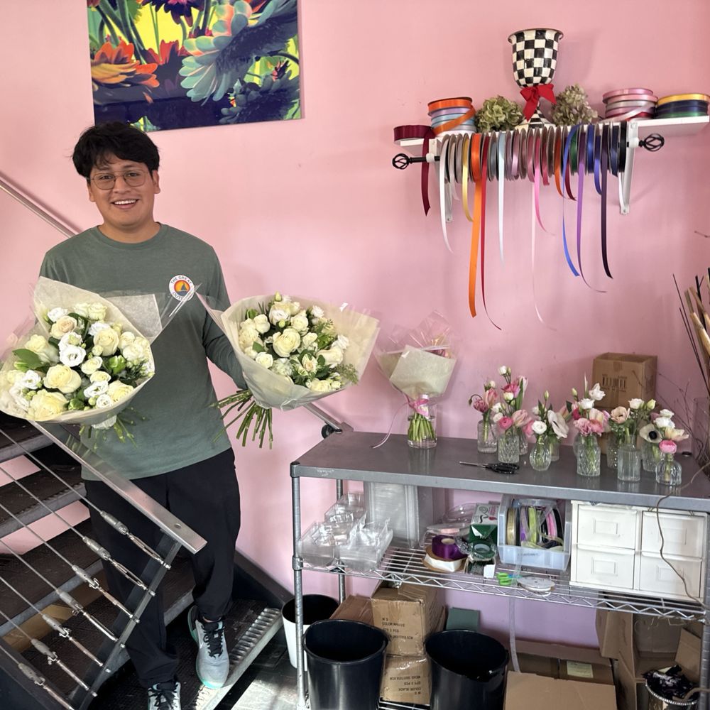 Ultra Violet Flowers - Florists Near Me - Washington, DC, District of Columbia
