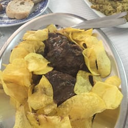 Restaurante São Domingos - Pork cheeks with fresh cut potato chip fries