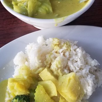 The Coconut Downtown - Avocado yellow curry - Thai Near Me - Reno, Nevada The Coconut Downtown - Avocado yellow curry - Thai Near Me - Reno, Nevada