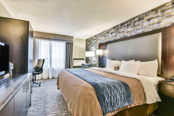 Comfort Inn Montreal Aeroport 31 Photos Hotels 700 Boulevard