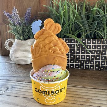 Somisomi - Upside down ahboong, custard filling, ube and matcha with sprinkles - Desserts Near Me - San Diego, California