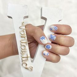 Vantastic Nails - Fiancée's Nails