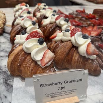 Salswee - Strawberry croissant - Bakeries Near Me - New York, New York Salswee - Strawberry croissant - Bakeries Near Me - New York, New York