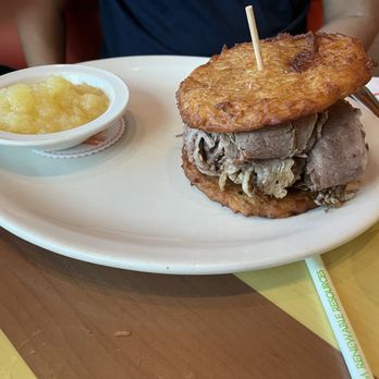 Junior's Restaurant & Bakery - Foxwoods - Brisket in potato cakes - American Near Me - Mashantucket, Connecticut