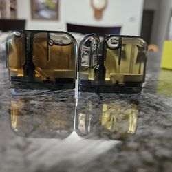 Vape Shop - Juice on the left is brand new and dark and taste burnt juice on the right is brand new from another shop everything is just fine!