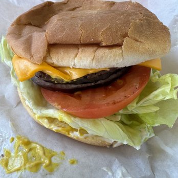 Bartels Giant Burger - Perfect regular cheeseburger - Burgers Near Me - Anderson, California